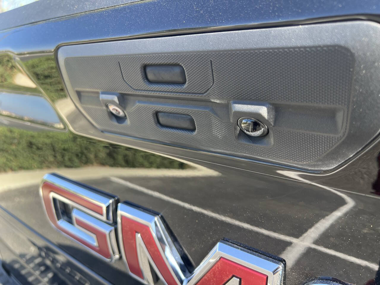 Used 2020 GMC Sierra 1500 Denali RWD image 9