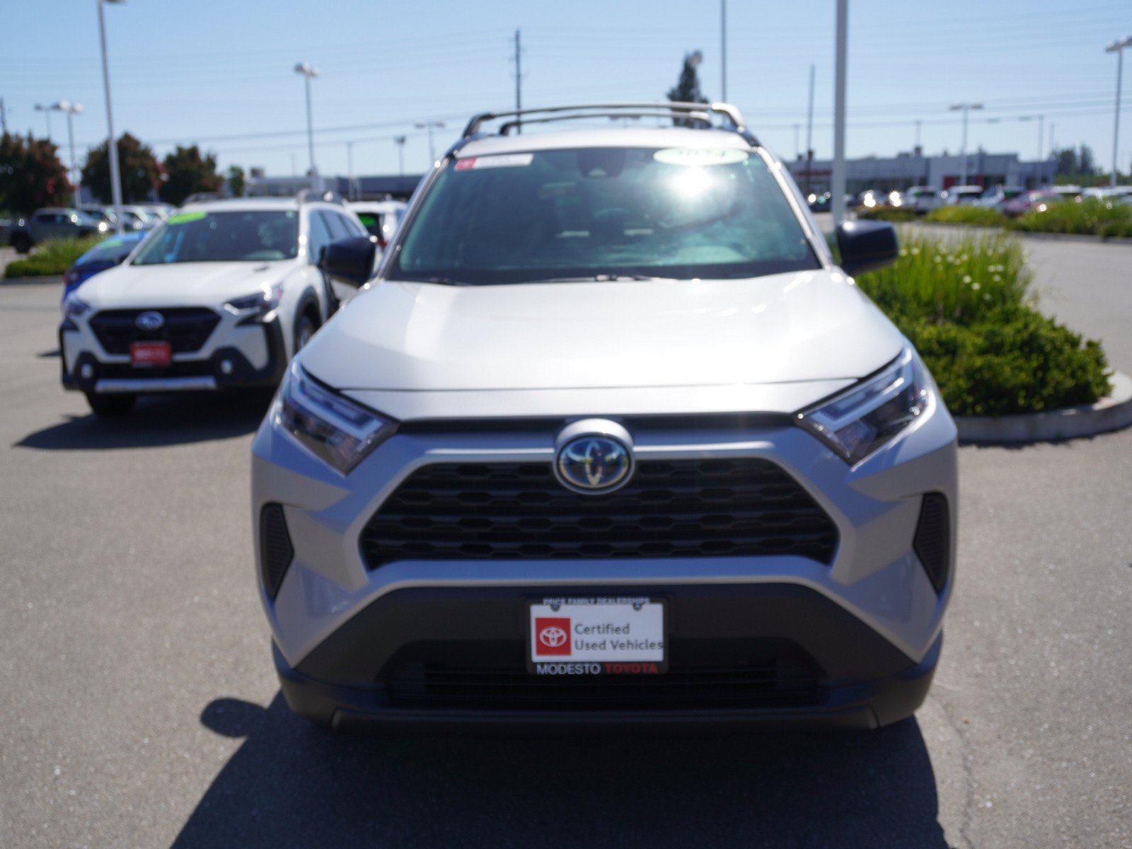 Used 2024 Toyota RAV4 LE AWD/4WD image 4
