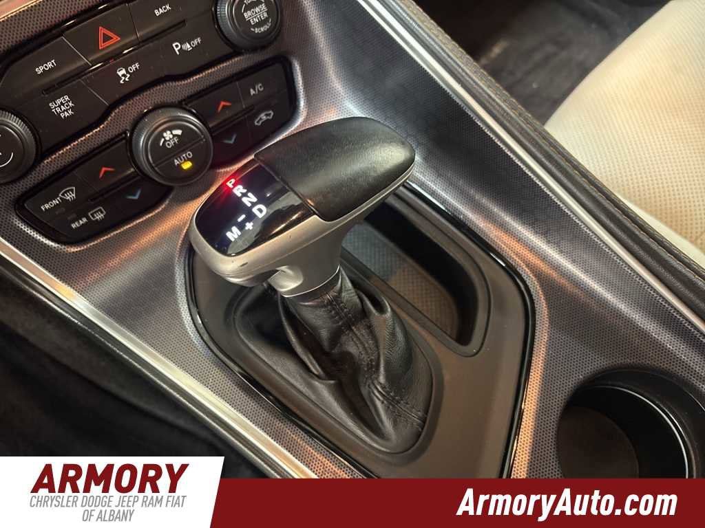 Used 2015 Dodge Challenger R/T Plus image 21