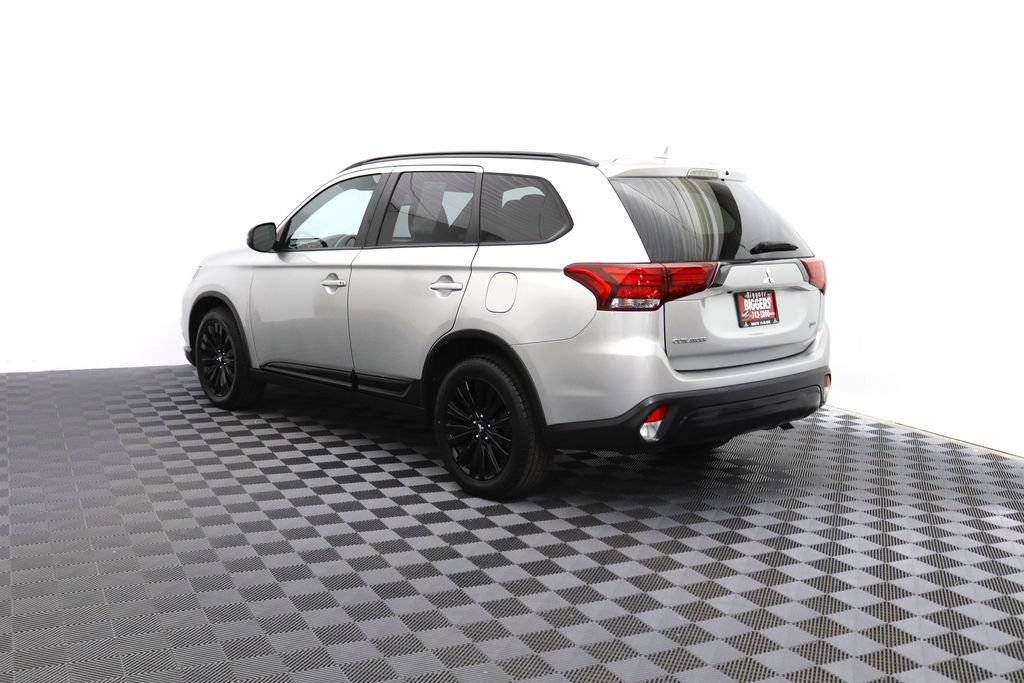 Used 2020 Mitsubishi Outlander LE AWD/4WD image 5