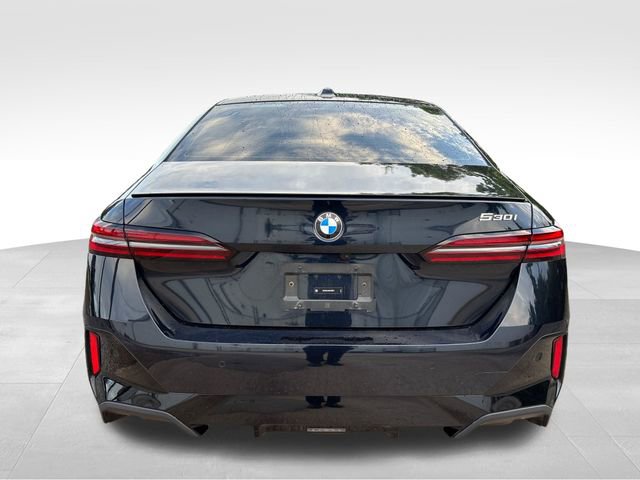 Used 2024 BMW 530i w/ M Sport Package RWD image 8