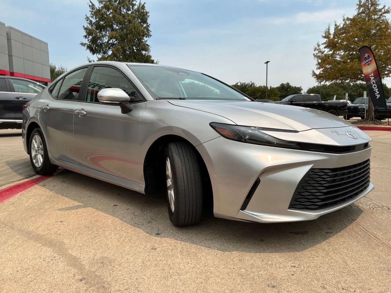 Used 2025 Toyota Camry LE FWD image 4