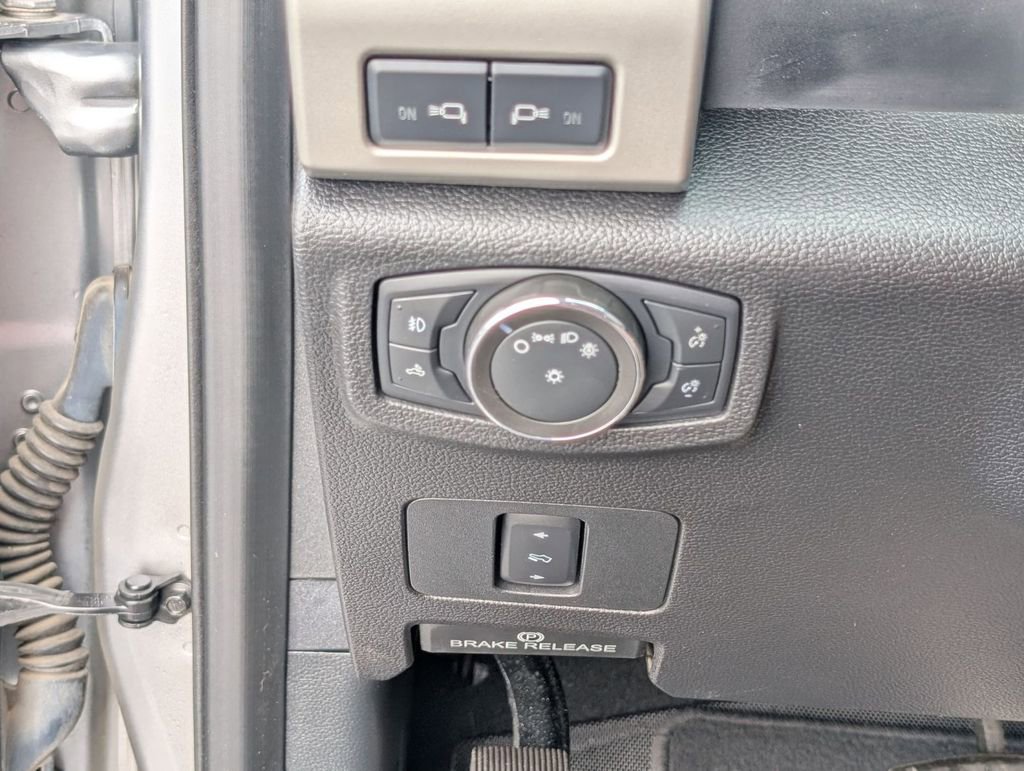 Certified 2021 Ford F250 Lariat w/ Chrome Package image 40