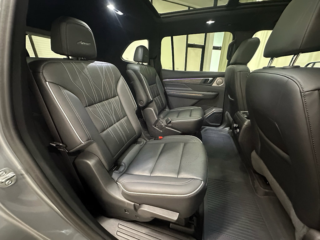 Certified 2025 Buick Enclave Avenir image 20