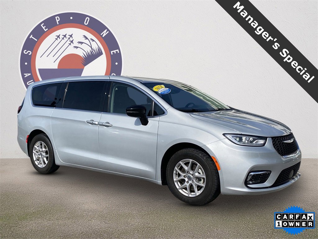 Used 2024 Chrysler Pacifica Touring-L