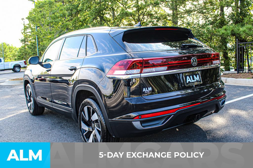 Used 2025 Volkswagen Atlas Cross Sport SE AWD/4WD image 3