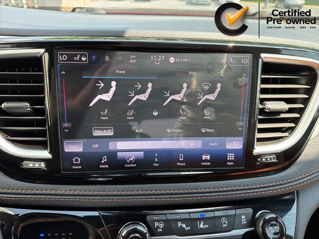 Used 2024 Chrysler Pacifica Pinnacle w/ Trailer Tow Group FWD image 98