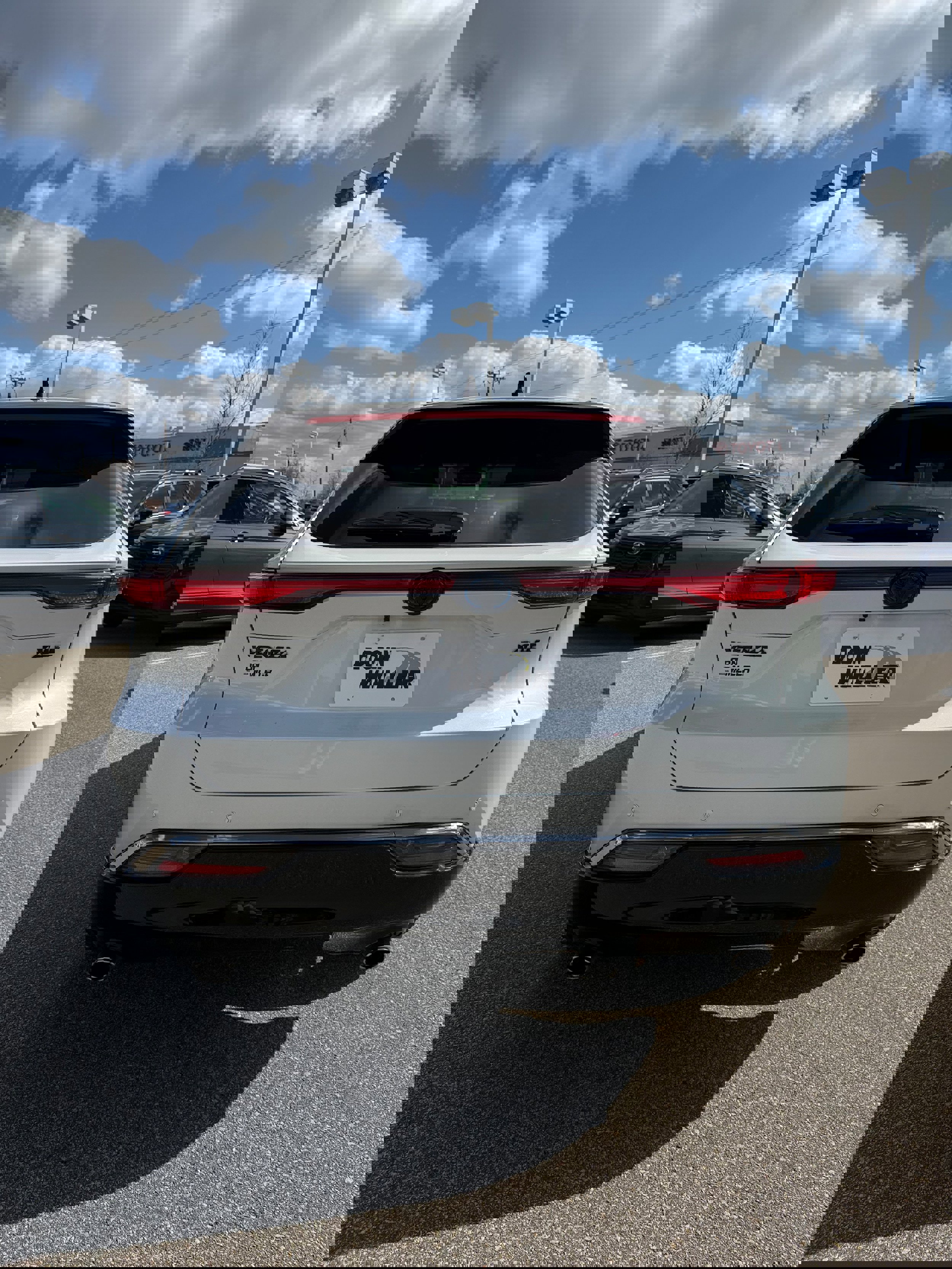 Used 2023 Toyota Venza Nightshade image 5