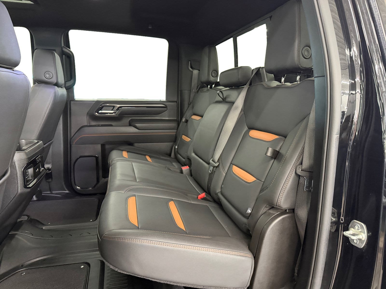 Used 2025 GMC Sierra 2500 AT4 w/ AT4 Premium Plus Package AWD/4WD image 10
