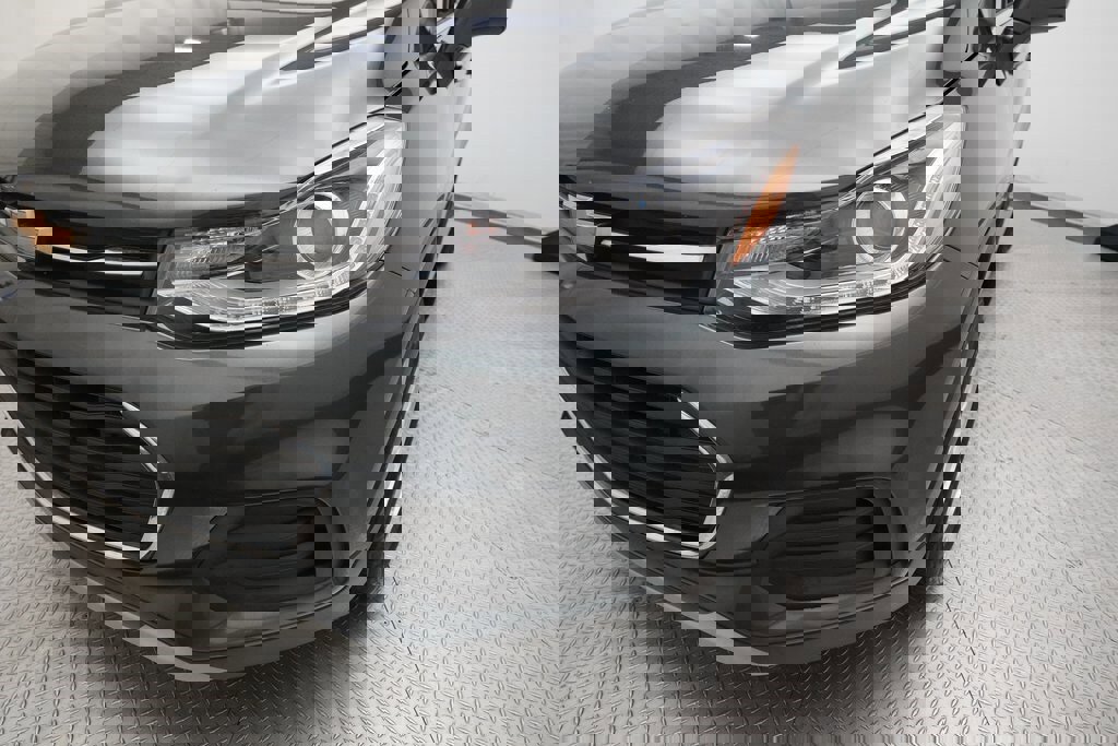 Used 2017 Chevrolet Trax LT w/ Driver Confidence Package image 22