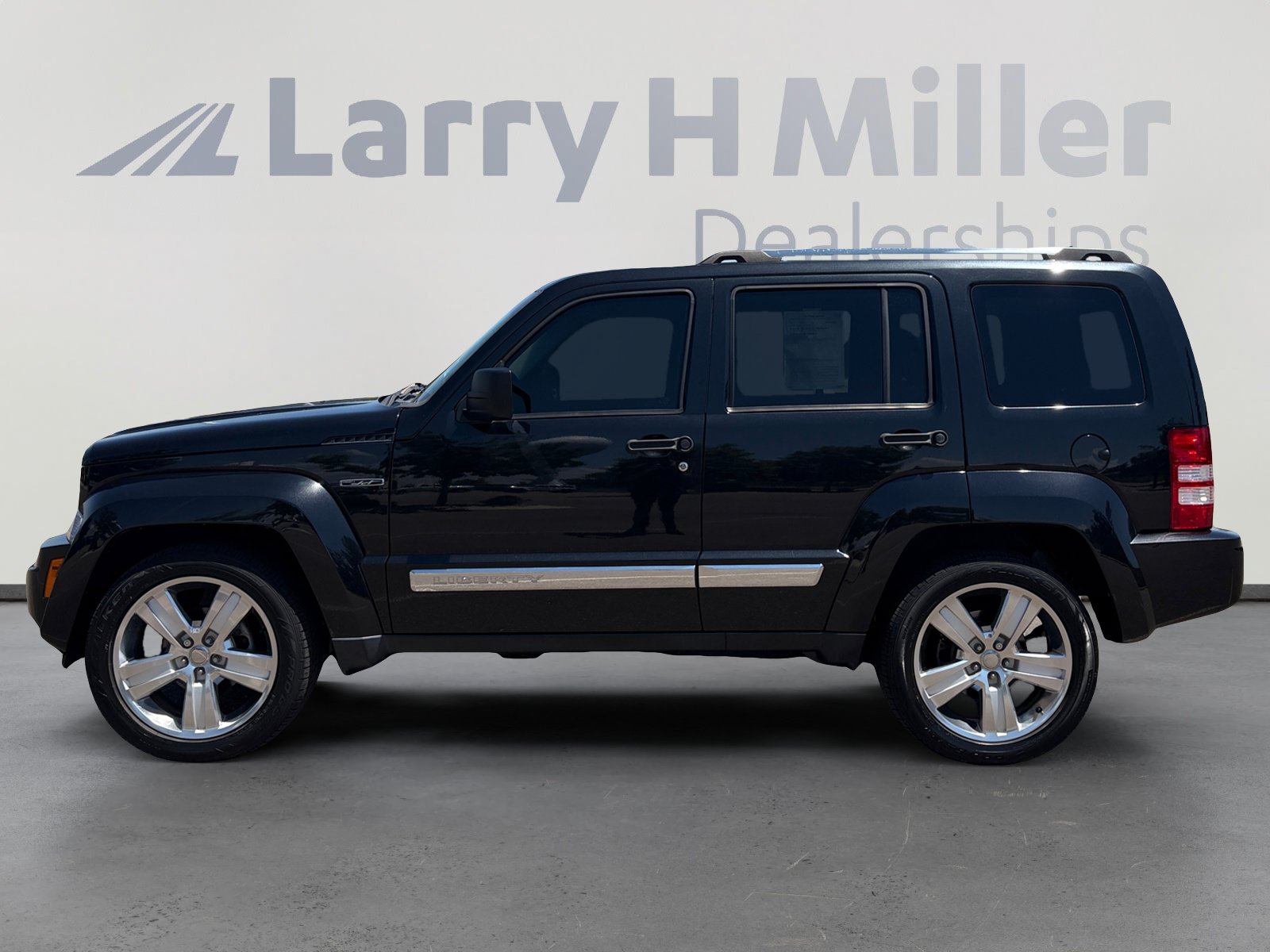 Used 2012 Jeep Liberty Limited Jet w/ Comfort/Convenience Group AWD/4WD image 3