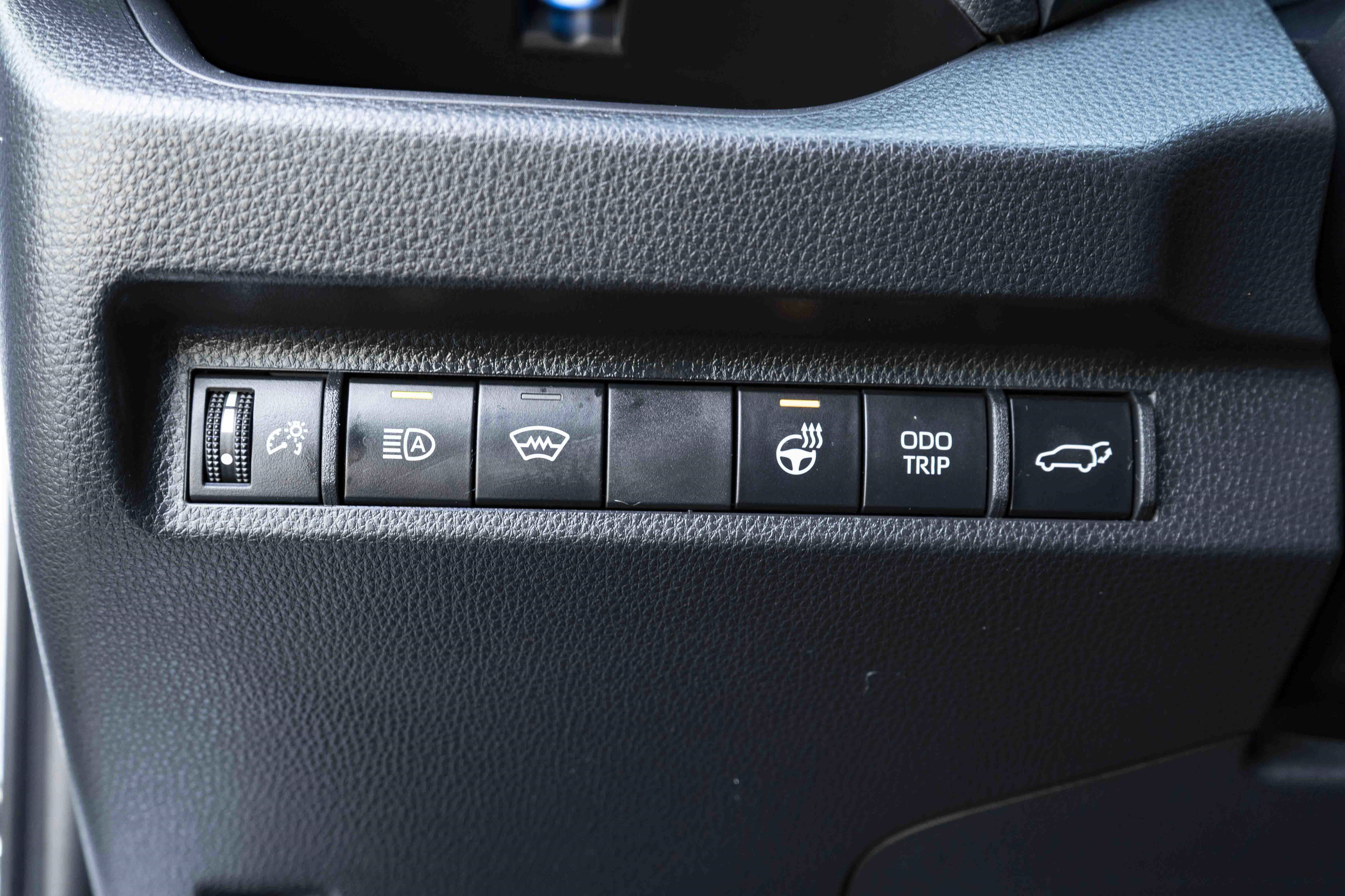 Used 2025 Toyota RAV4 XSE w/ Weather Package image 38