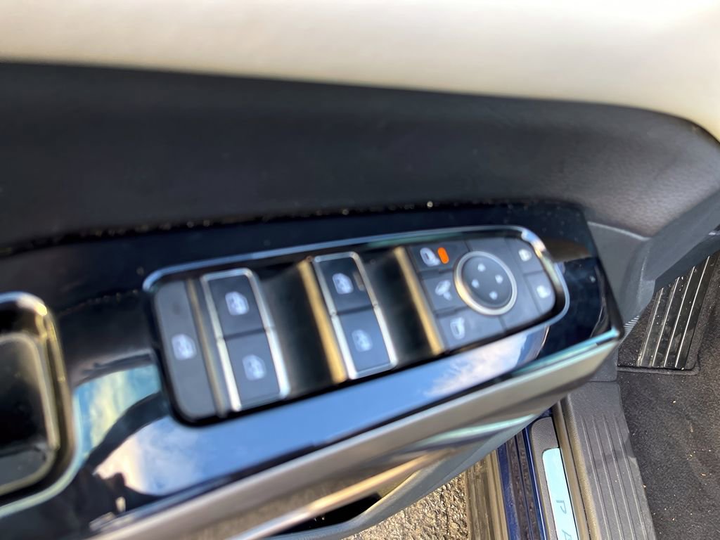 Used 2022 Nissan Pathfinder Platinum w/ Cargo Package image 11