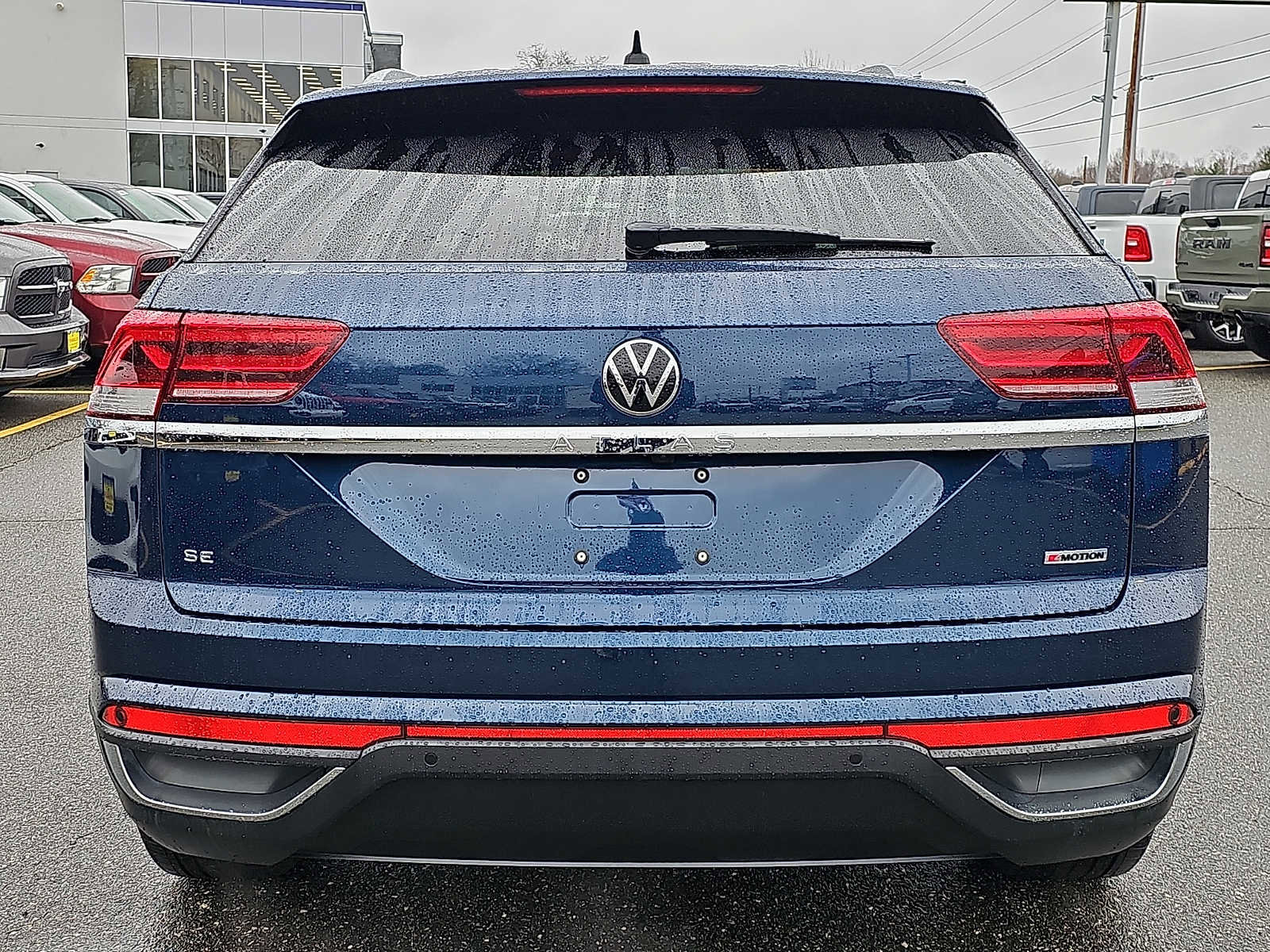 Used 2022 Volkswagen Atlas Cross Sport SE image 5