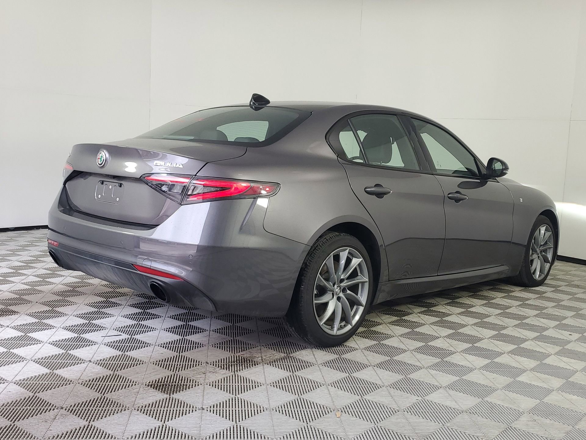 Used 2024 Alfa Romeo Giulia Ti w/ Active Assist Plus Package image 10