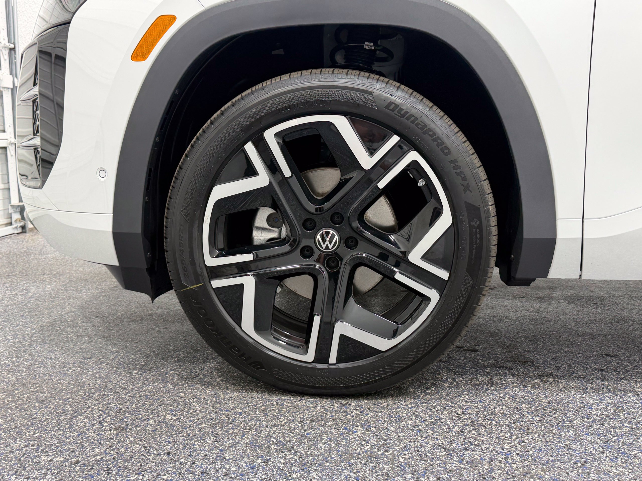 New 2027 Volkswagen Atlas SEL Premium R-Line AWD/4WD image 15