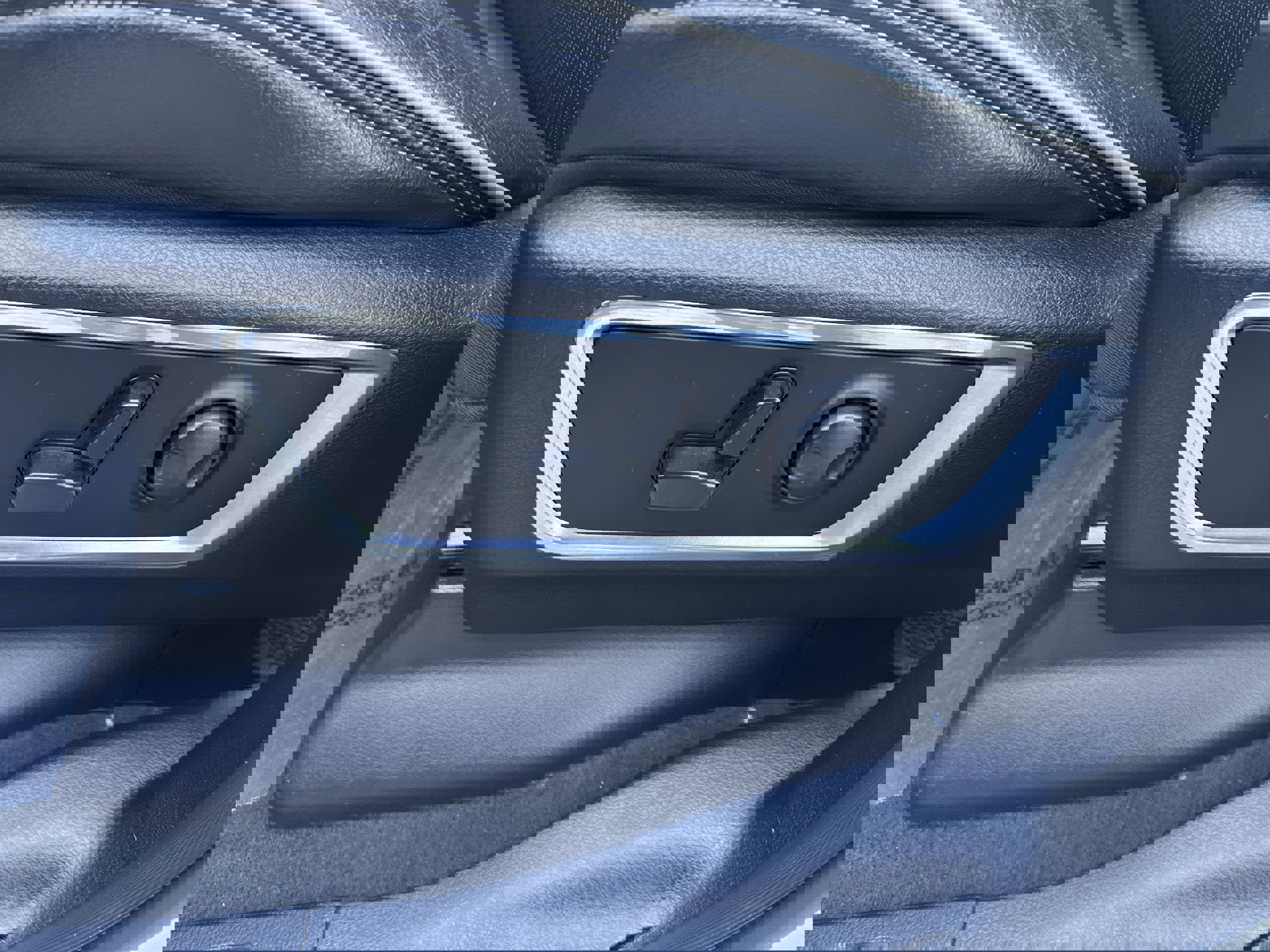 Used 2024 RAM 1500 Laramie RWD image 6