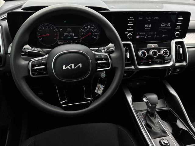 Used 2023 Kia Sorento LX FWD image 15