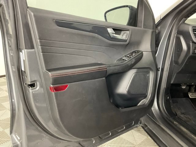 Used 2023 Ford Escape ST-Line AWD/4WD image 11