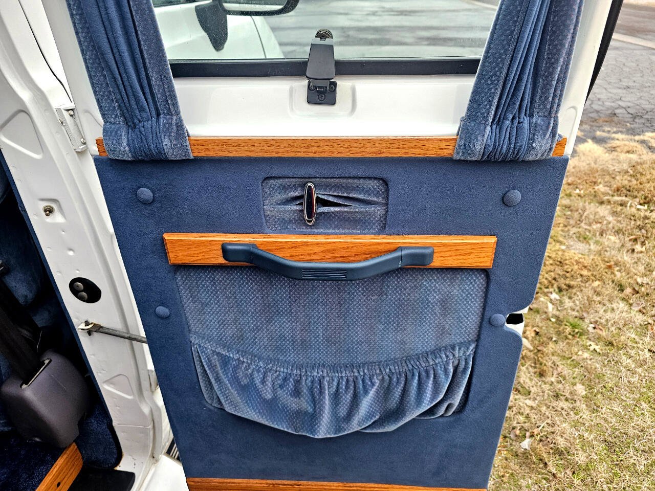 Used 1994 Dodge B2500 B250 109 WB image 14