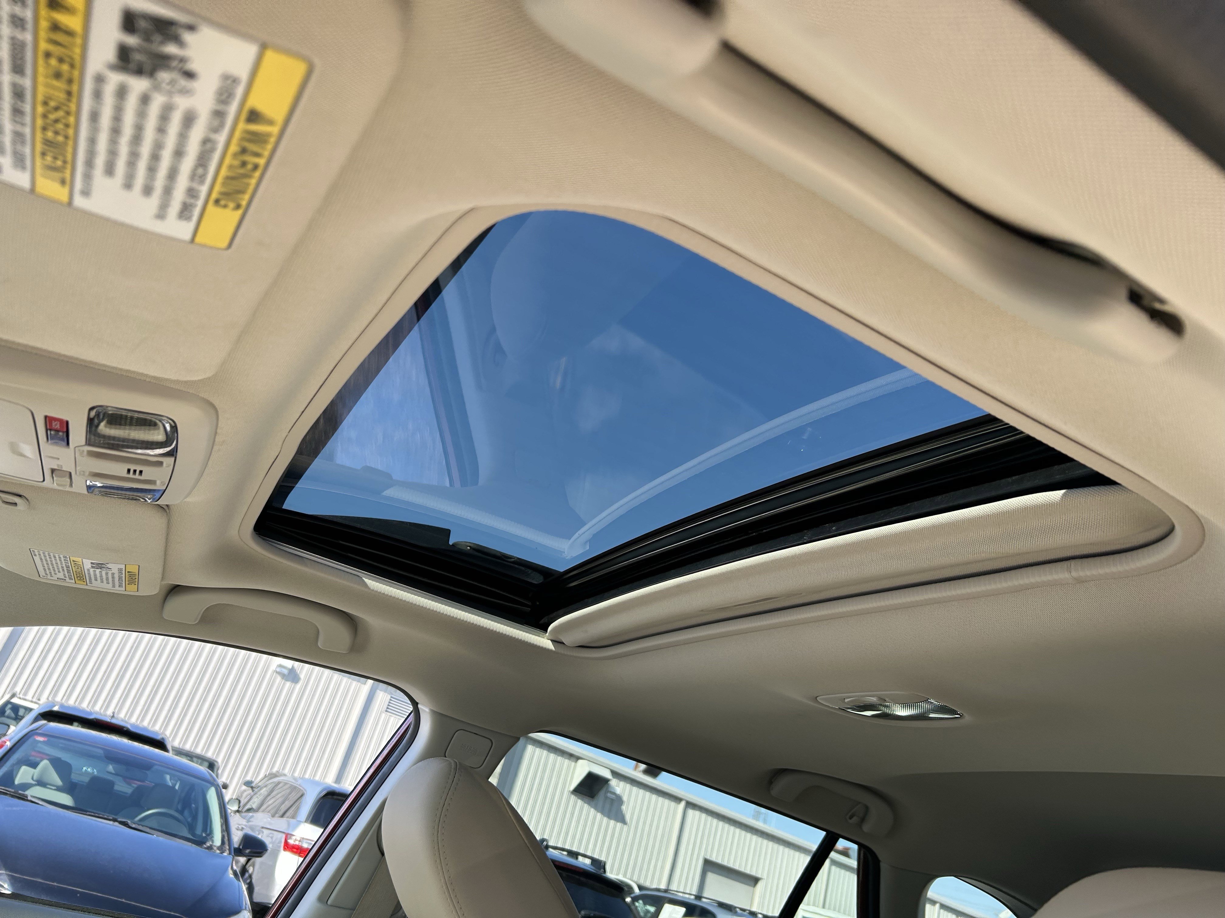 Used 2017 Subaru Outback 3.6R Limited image 23