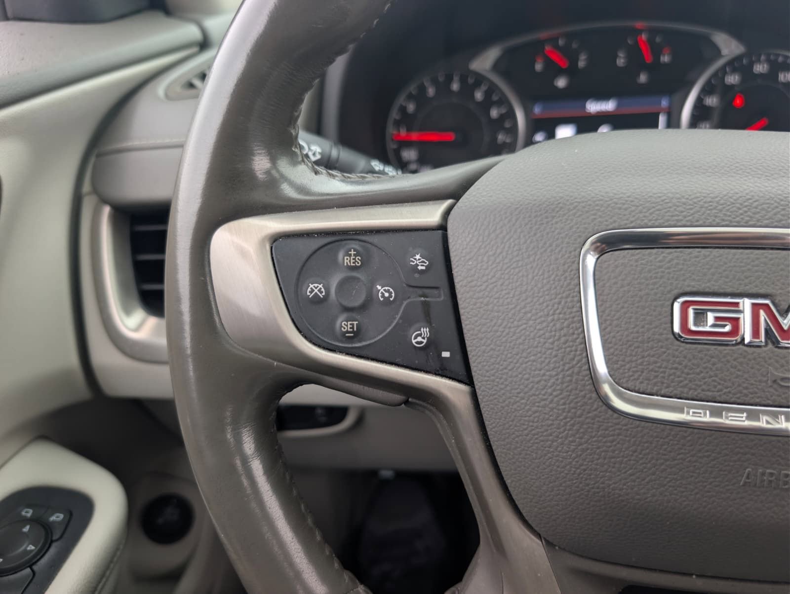 Used 2020 GMC Terrain Denali w/ Denali Premium Package image 13