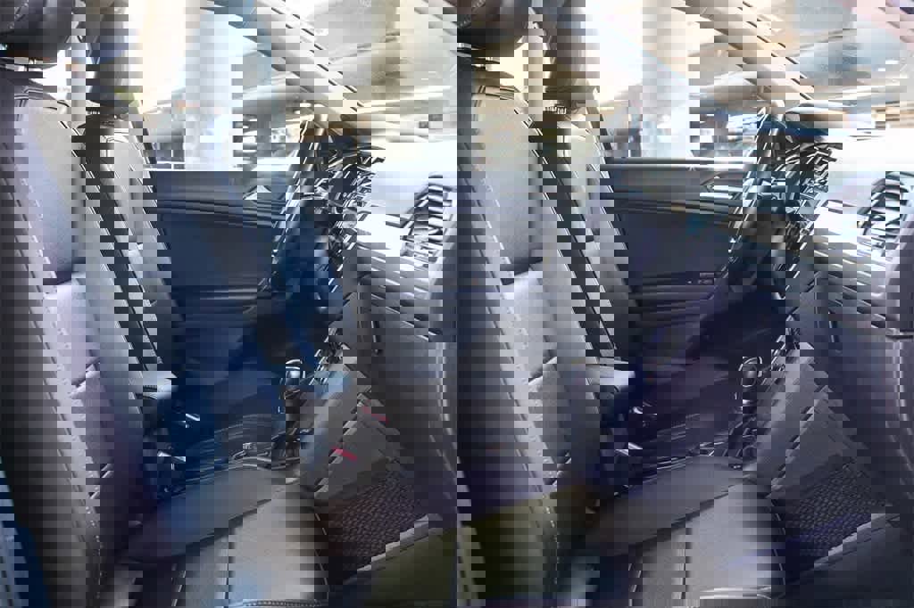 Used 2019 Volkswagen Tiguan SE w/ Panoramic Sunroof Package image 17