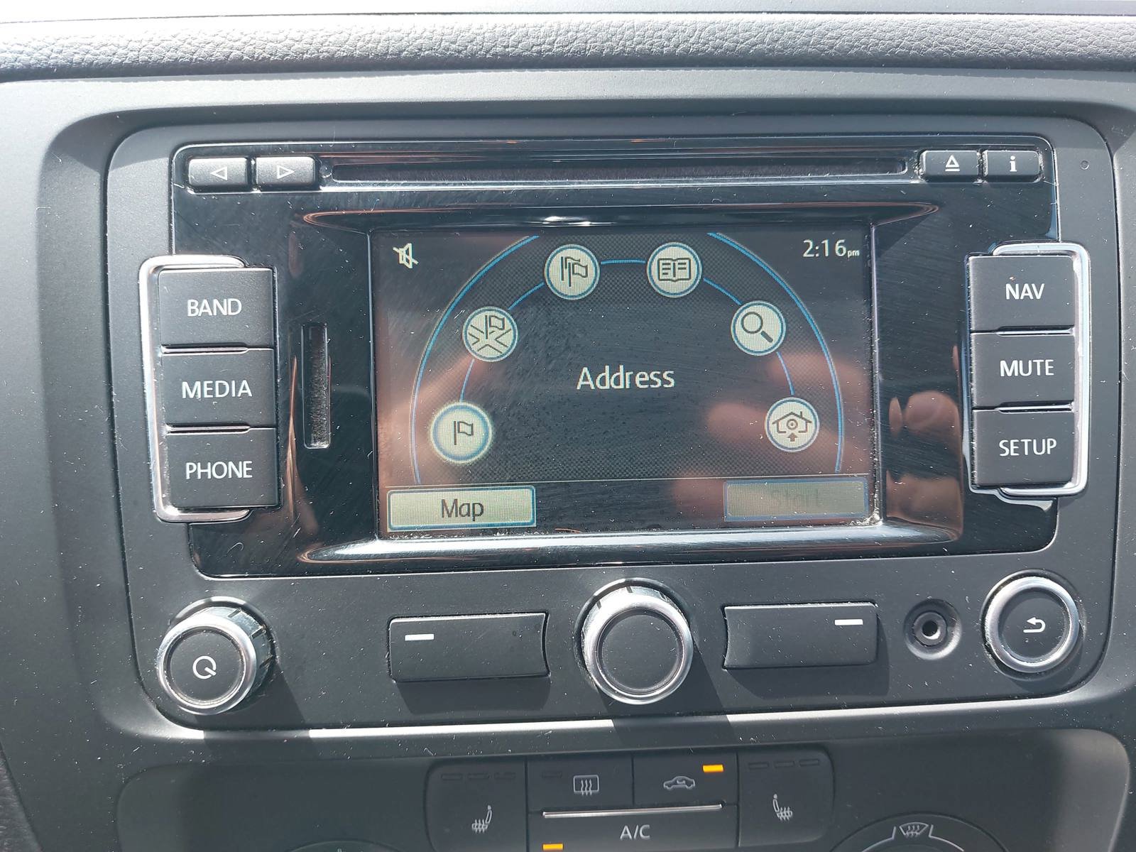 Used 2014 Volkswagen Jetta SEL FWD image 22