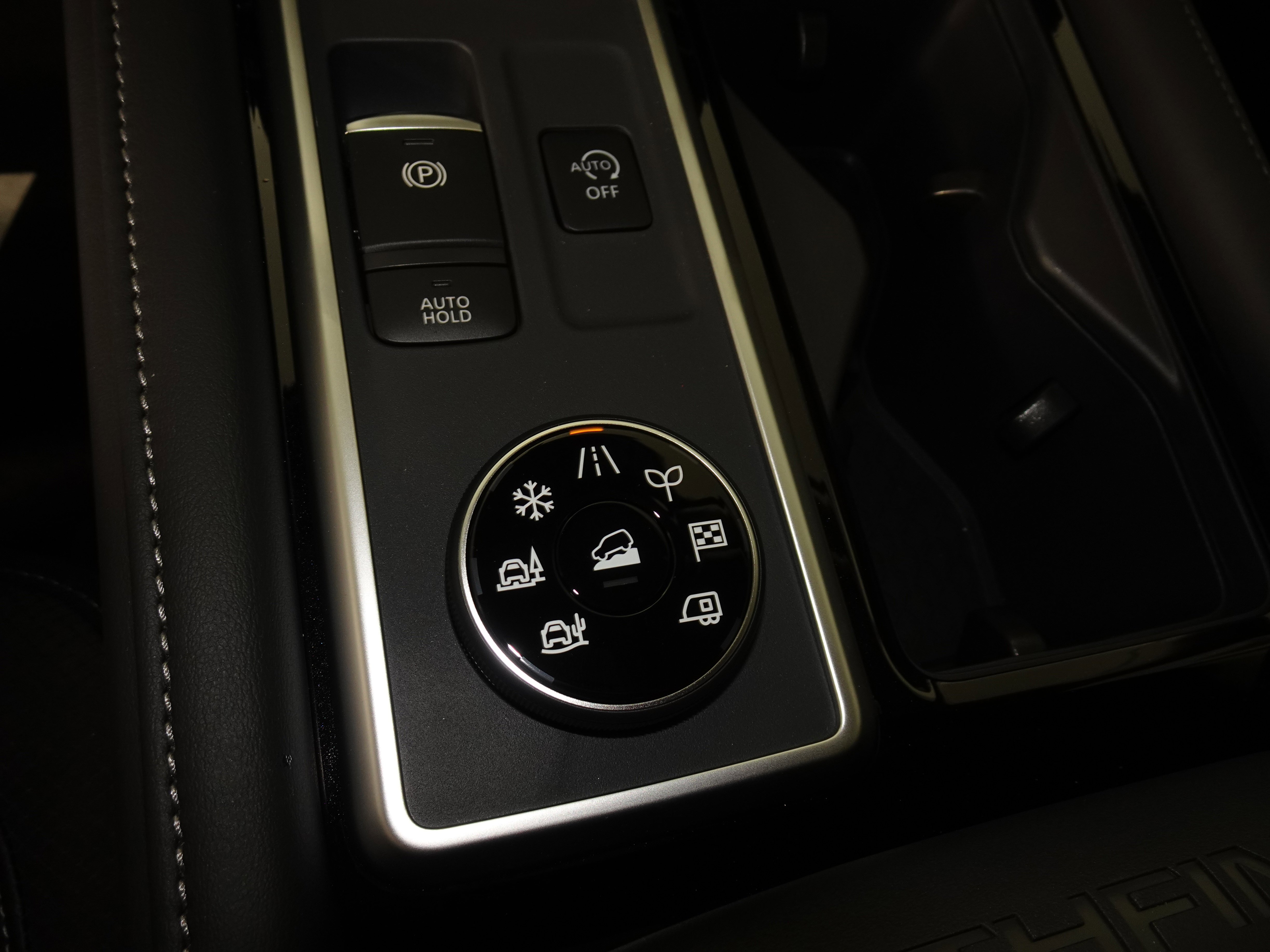 New 2025 Nissan Pathfinder SL w/ Cargo Package image 34