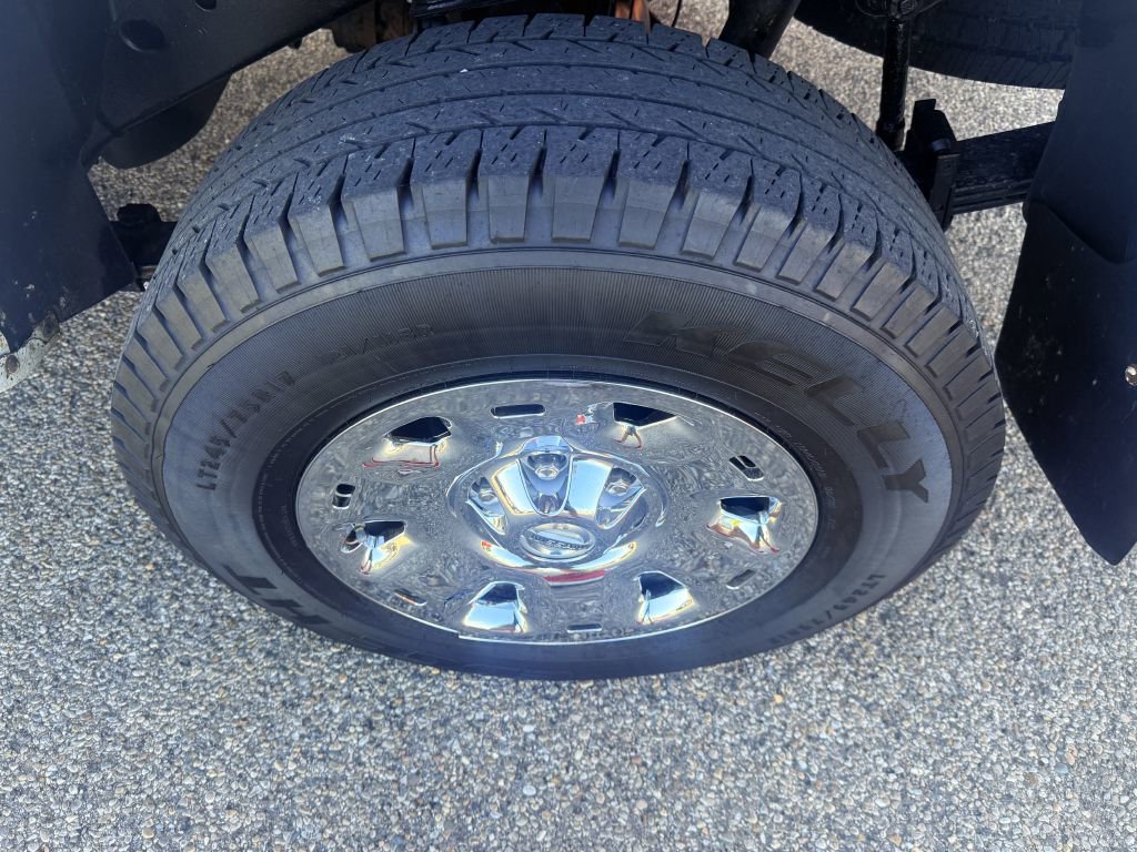 Used 2017 Nissan Titan S image 17