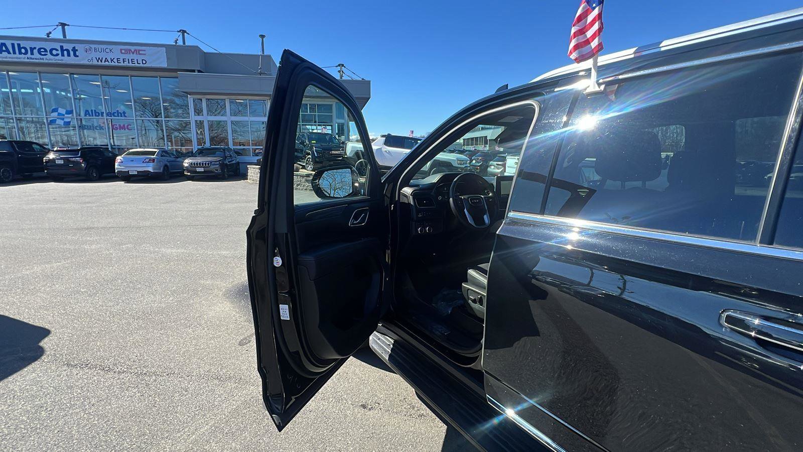 Used 2024 GMC Yukon SLT image 22