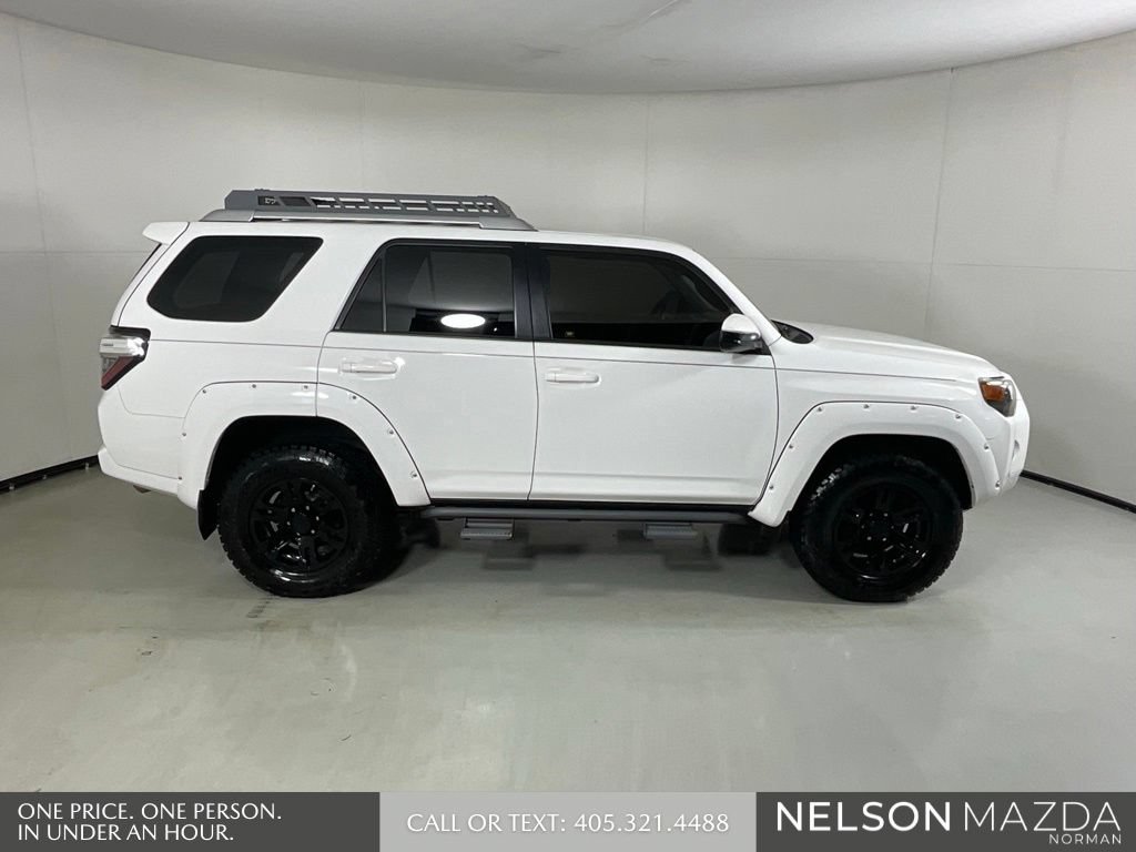 Used 2016 Toyota 4Runner SR5 AWD/4WD image 5