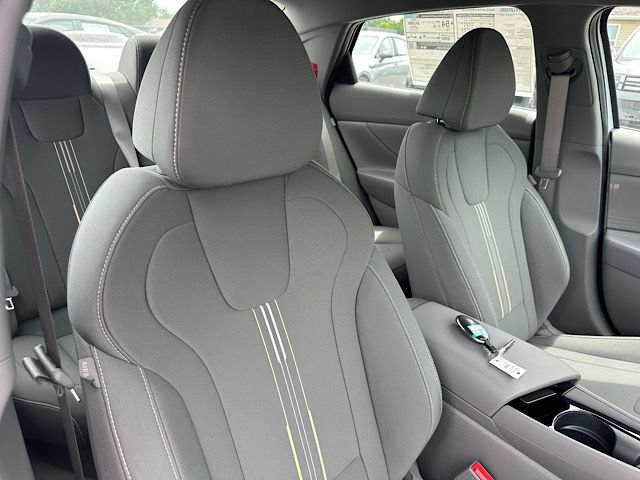 New 2026 Hyundai Elantra Hybrid FWD image 18