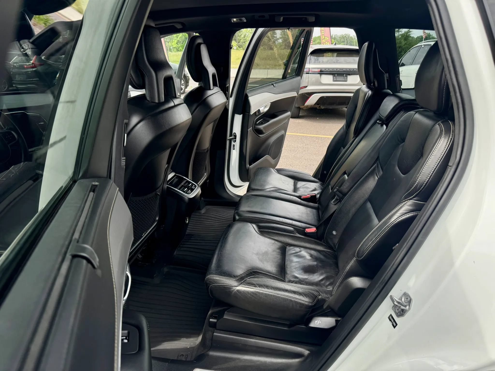 Used 2020 Volvo XC90 T6 R-Design w/ Protection Package Premier AWD/4WD image 17