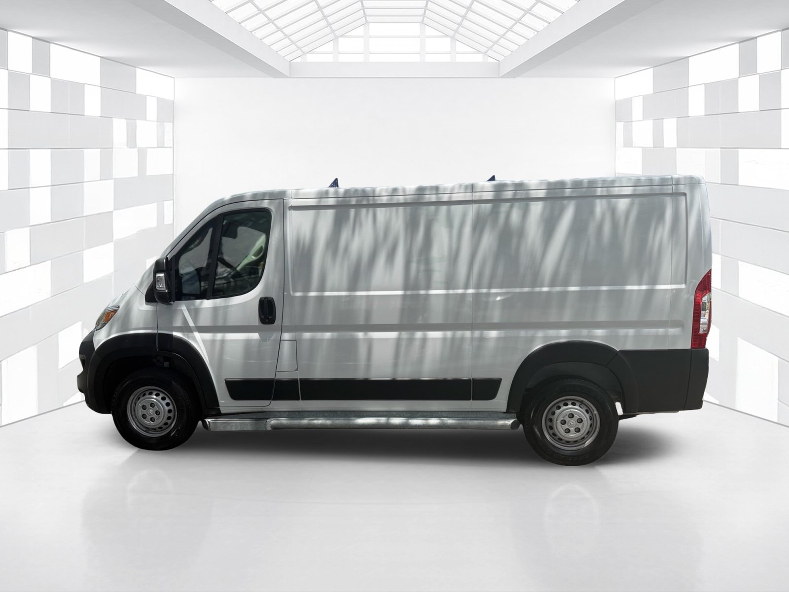 Used 2025 RAM ProMaster 2500 w/ U-Haul Equipment Group FWD image 4