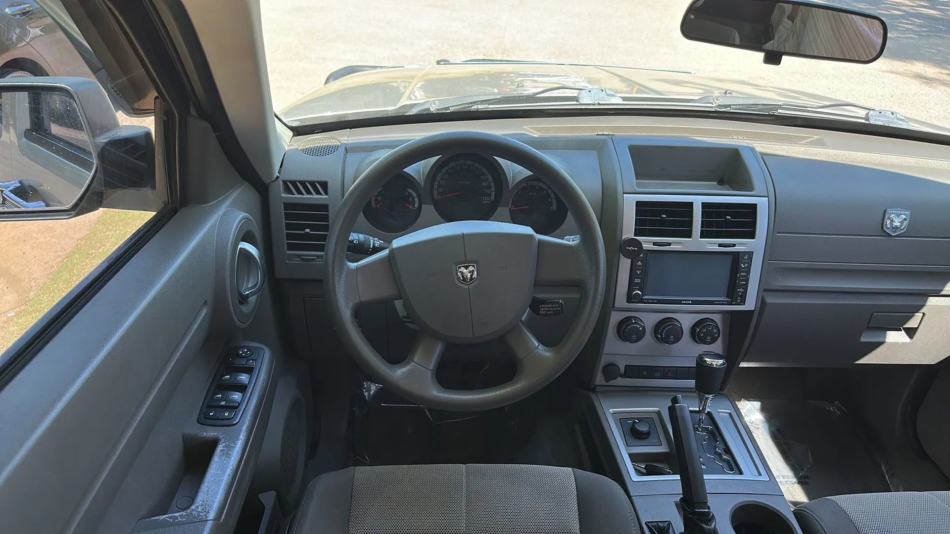 Used 2008 Dodge Nitro SXT image 24