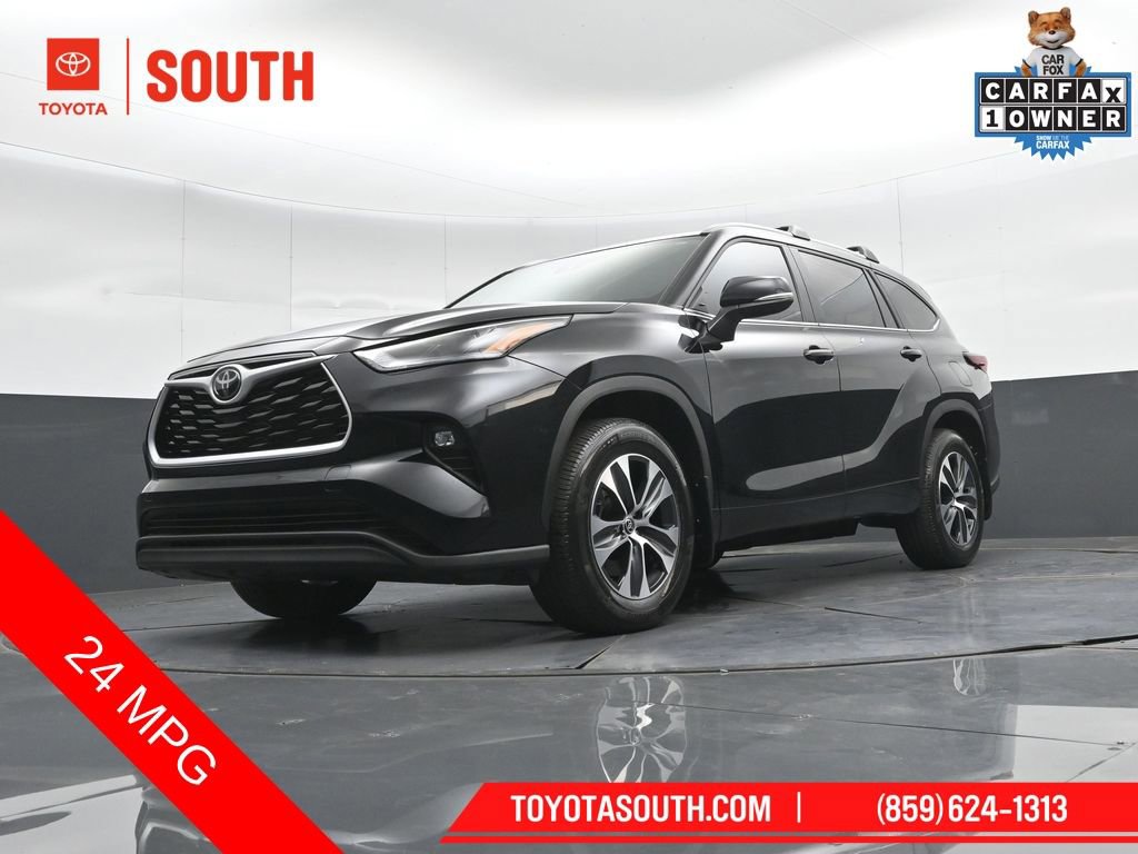 Used 2024 Toyota Highlander XLE AWD/4WD image 38
