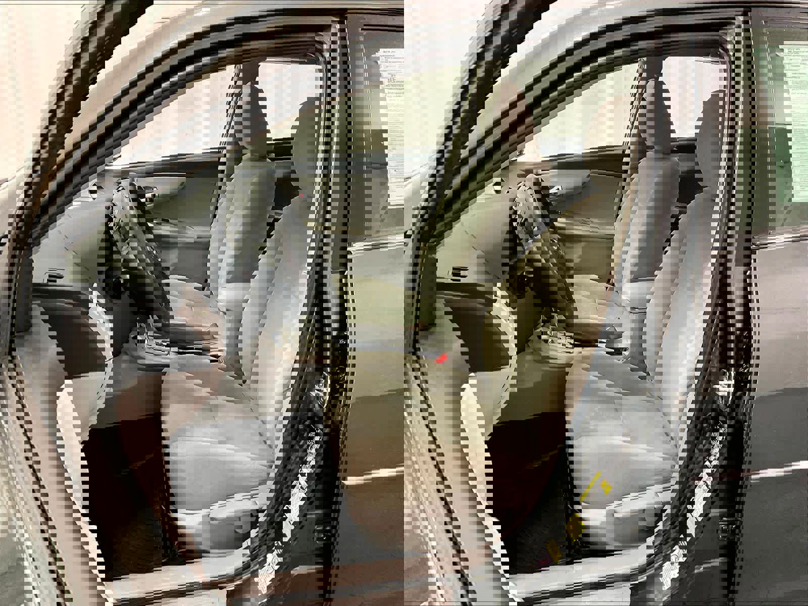 Used 2013 Toyota Corolla LE image 10