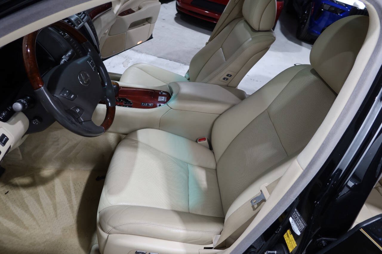 Used 2012 Lexus LS 460 w/ Comfort Pkg RWD image 19