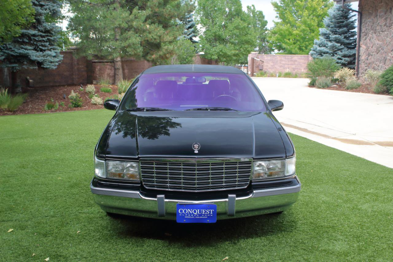 Used 1996 Cadillac Fleetwood Brougham RWD image 2