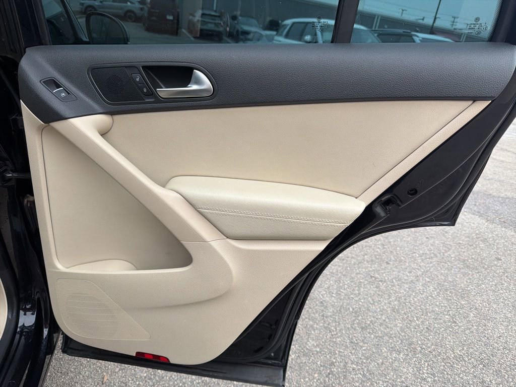 Used 2016 Volkswagen Tiguan SE image 26