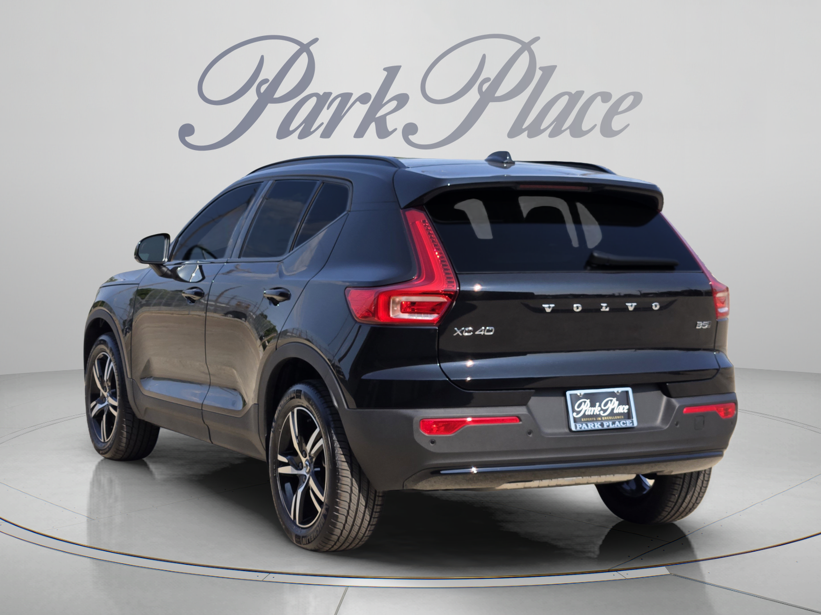 New 2026 Volvo XC40 B5 Core w/ Protection Package Premier AWD/4WD image 3