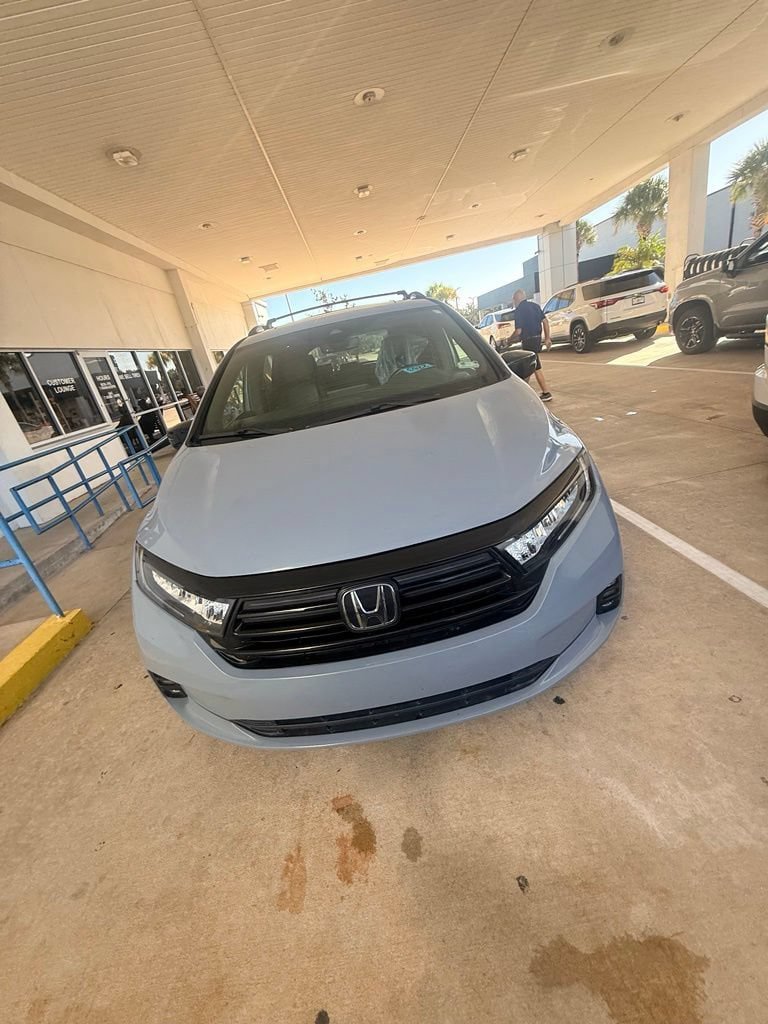 Used 2023 Honda Odyssey Sport image 2
