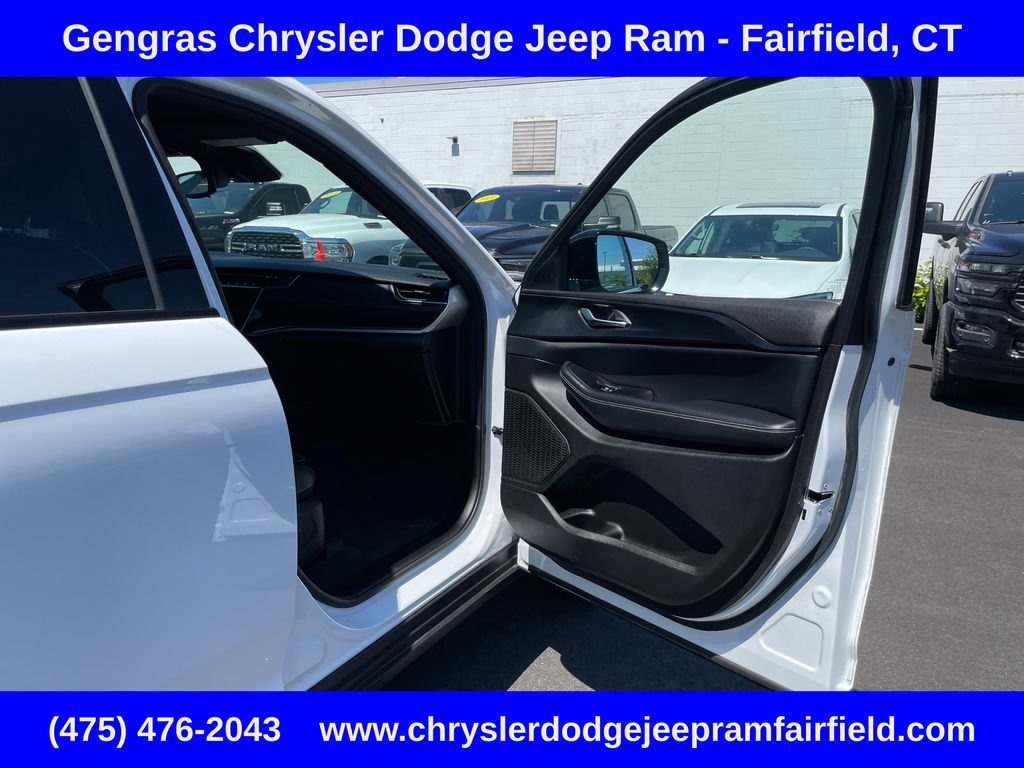 Certified 2023 Jeep Grand Cherokee L Laredo AWD/4WD image 8