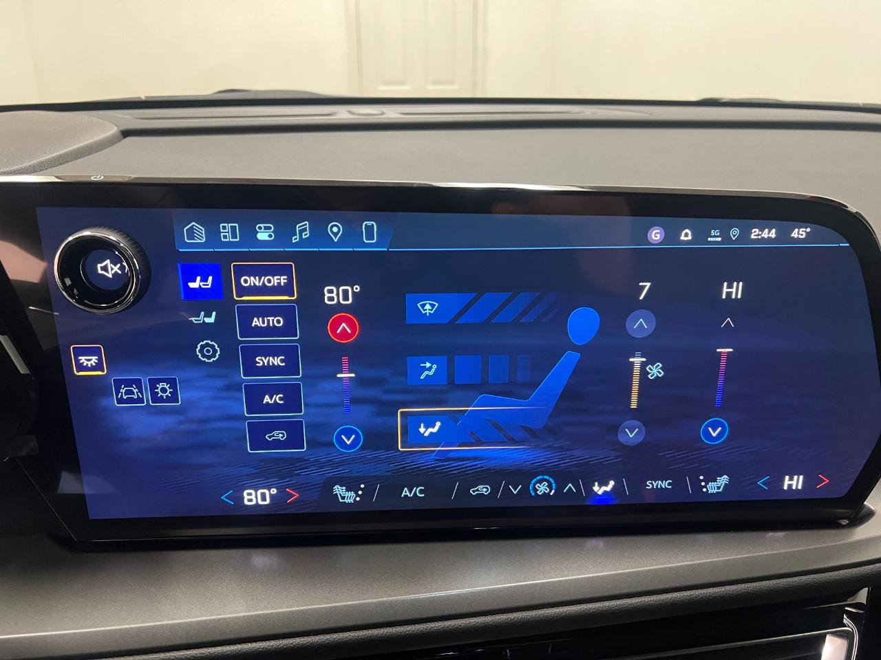 New 2026 Chevrolet Traverse LT FWD image 49