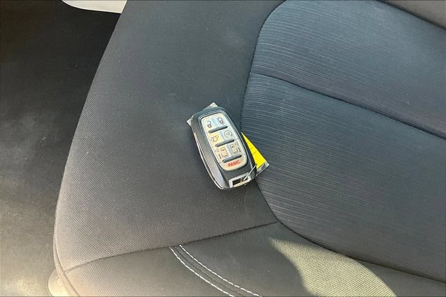 Used 2023 Chrysler Voyager LX FWD image 32