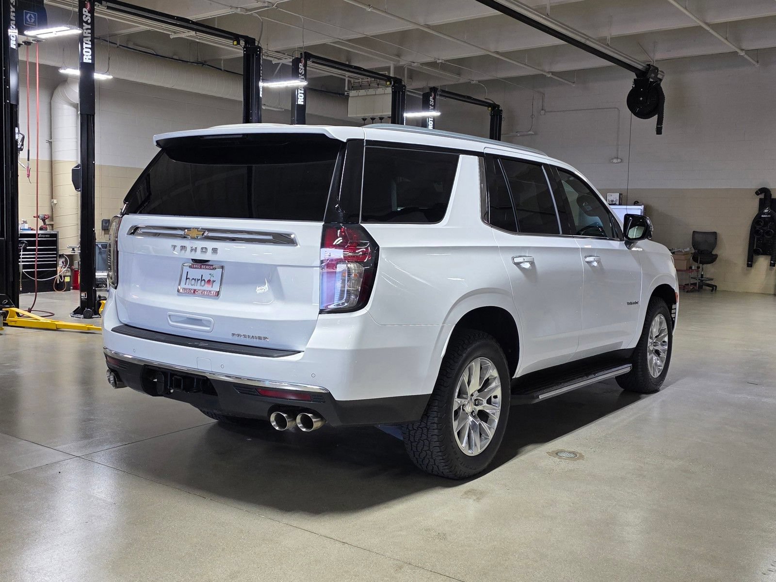 Used 2023 Chevrolet Tahoe Premier AWD/4WD image 7