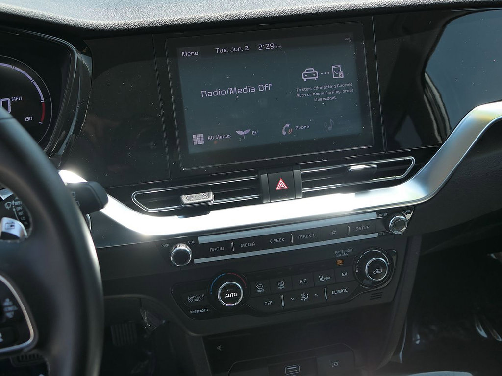 Used 2022 Kia Niro EX FWD image 19