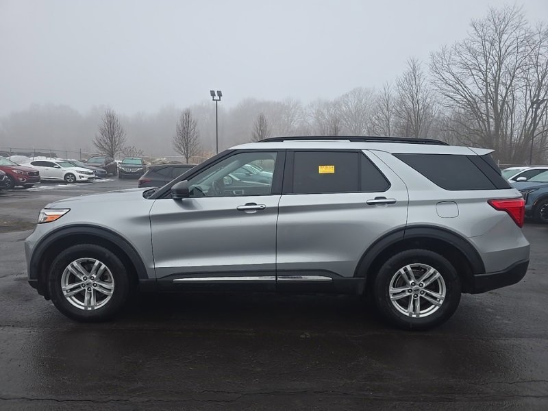 Used 2020 Ford Explorer XLT w/ Equipment Group 202A image 4