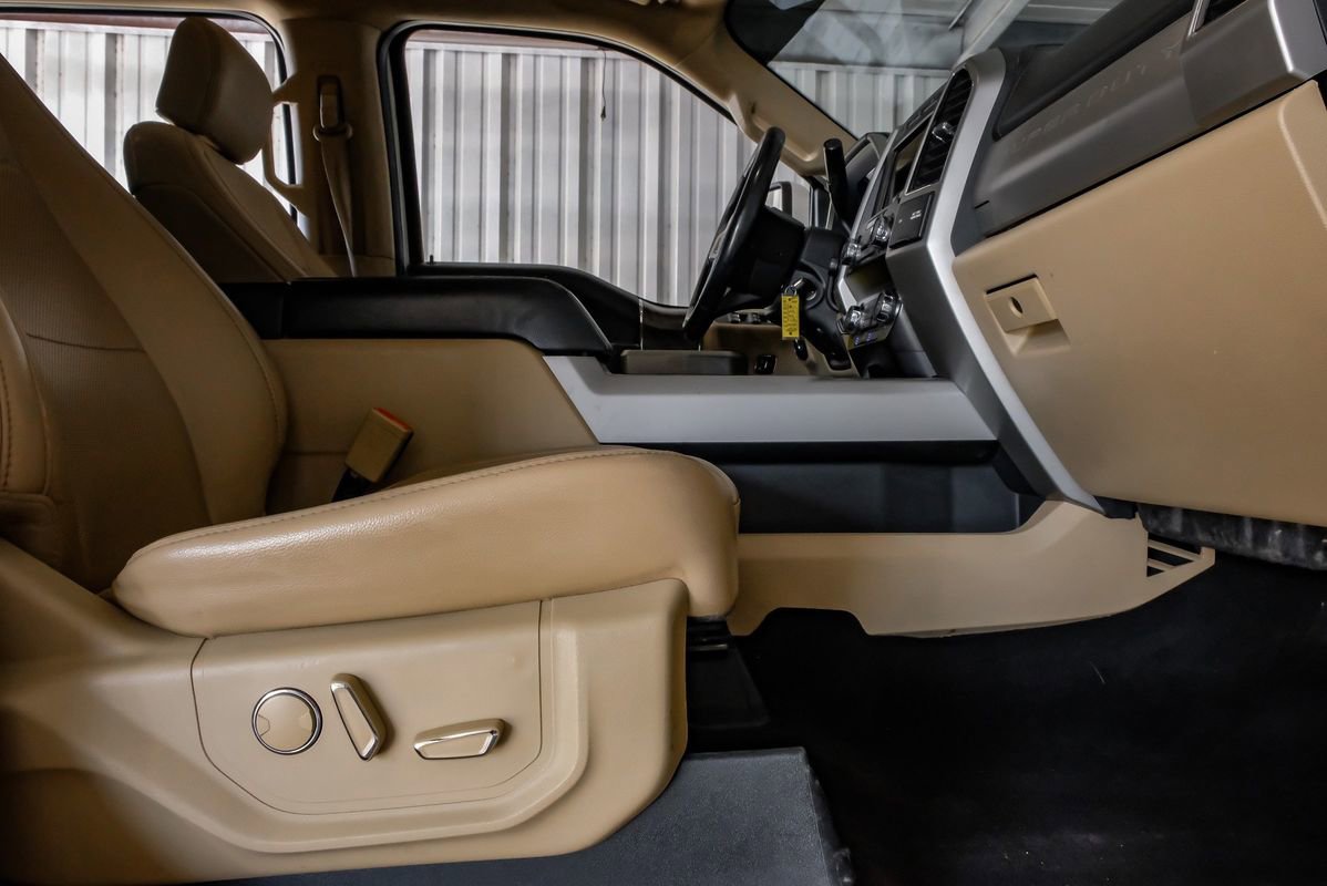 Used 2019 Ford F250 Lariat w/ Lariat Value Package image 32